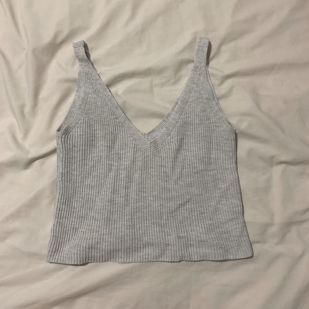 Tank top/crop top. Off white grey cropped ribbed tank top